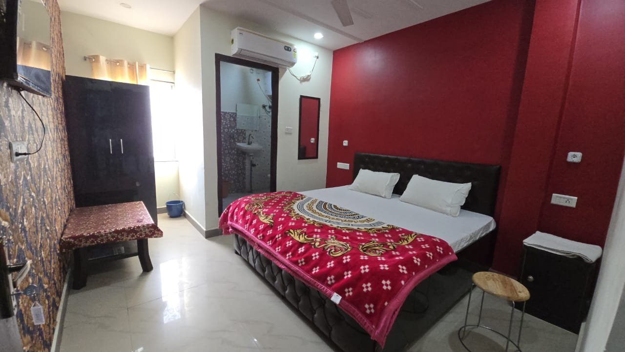 Hotel Reception and Lobby